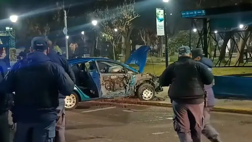El conductor de un Ford Fiesta intentó escapar a pie (imagen gentileza) 