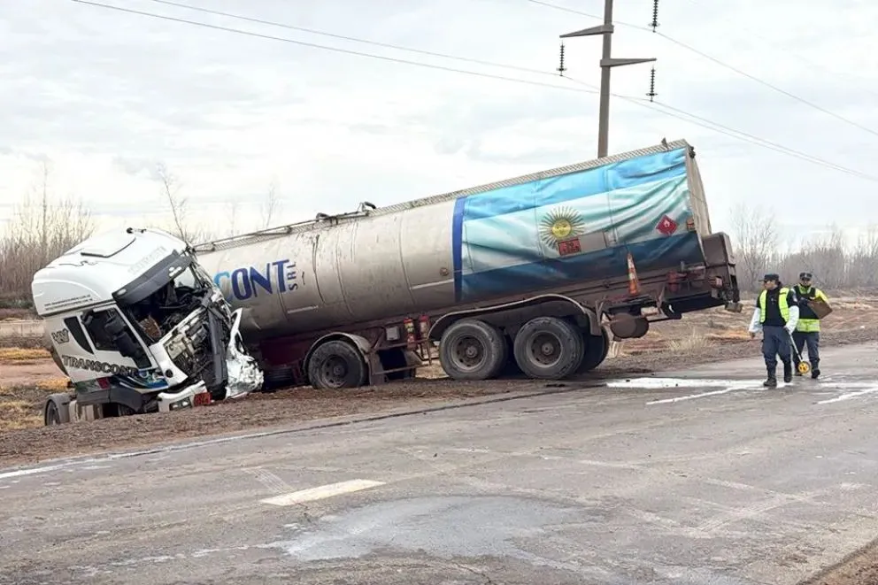 El tercer ocupante de la trafic que iba en el asiento trasero sobrevivió. (Foto gentileza)