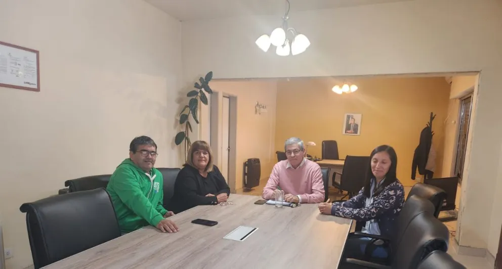 La próxima reunión paritaria quedó programada para después del 15 de agosto en las instalaciones de la Municipalidad de Contralmirante Cordero. | Foto gentileza