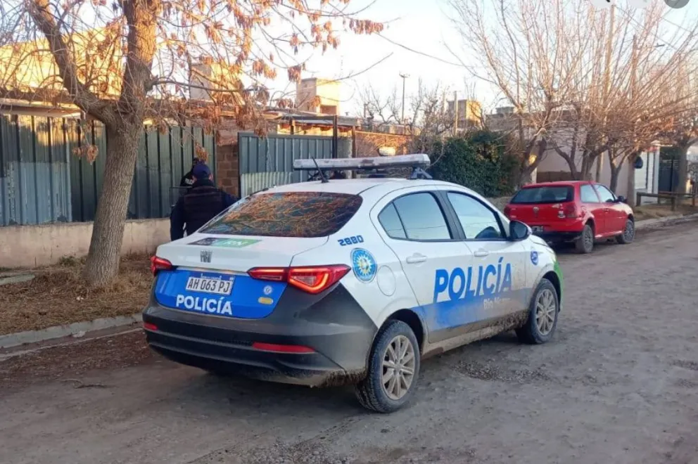 Efectivos de la comisaría 26 y del grupo COER efectuaron dos allanamientos en Fernández Oro. Foto: Policía Río Negro.