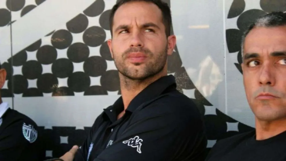 El jugador vuelve nuevamente como técnico, esta vez de la primera local. 