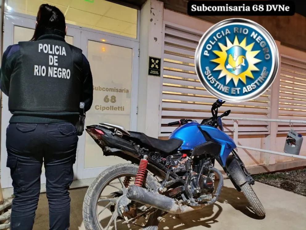 Una llamada anónima alertó a la policía sobre una moto presuntamente robada que circulaba por el barrio del Distrito Vecinal. Foto: Policía Río Negro.