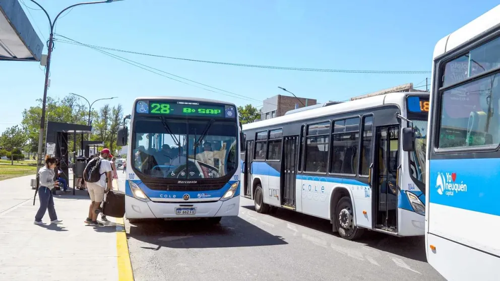 El sujeto había intentado bajarse pero las puertas habían sido trabadas.