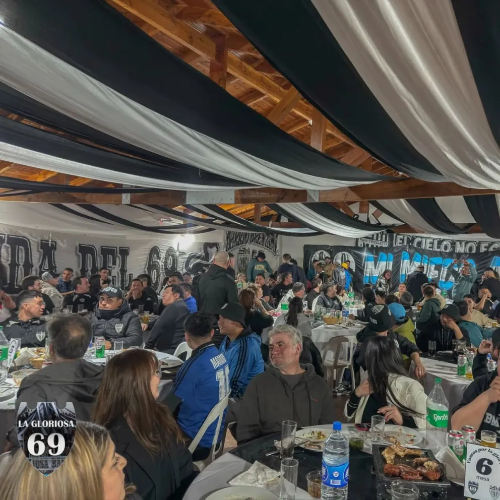 El evento tuvo una gran convocatoria de hinchas y autoridades, unidos por las ganas de ayudar al equipo. (Foto La Gloriosa 69)