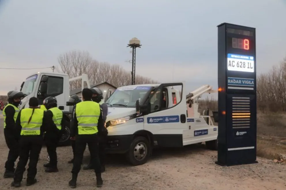 Se estima que más de 200.000 autos circulan en Neuquén en horas pico. (Foto Municipalidad de Neuquén)
