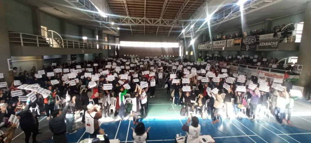 Docentes contra el ajuste: paro y sentada por reapertura de paritarias en Neuquén. | Foto gentileza ATEN CAPITAL