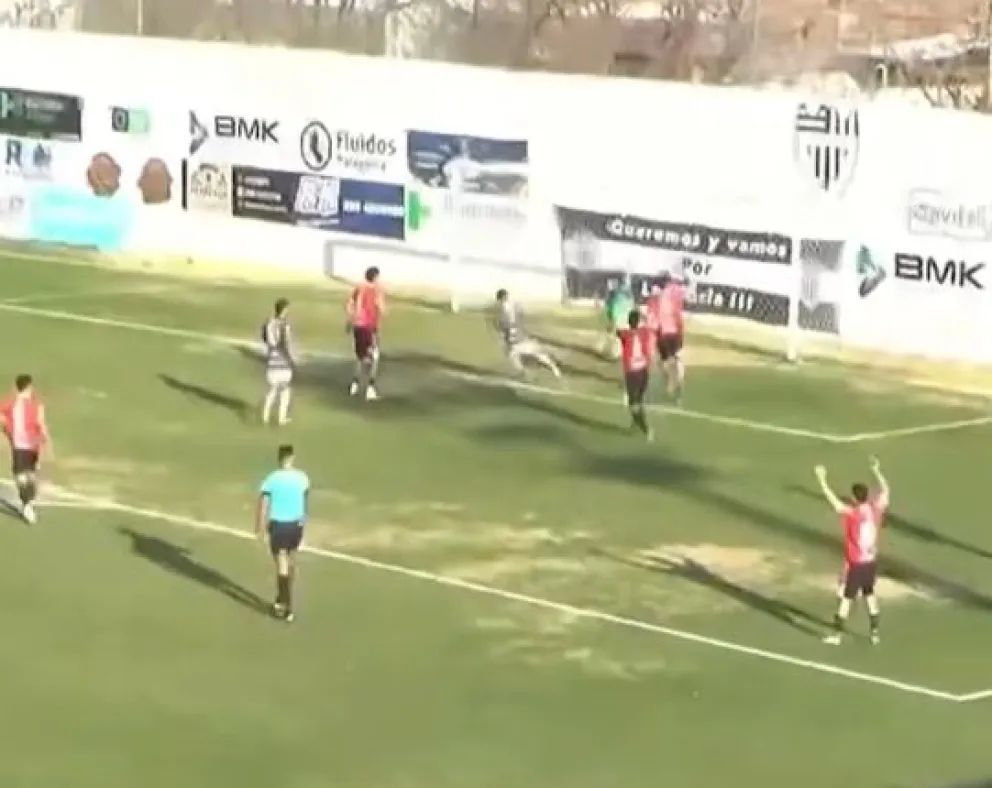 El arbitraje fue muy juzgado por los hinchas y el equipo técnico. 