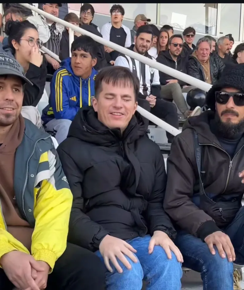 El cantante fue fotografiado y saludado por los fans. (Foto Cipo360)