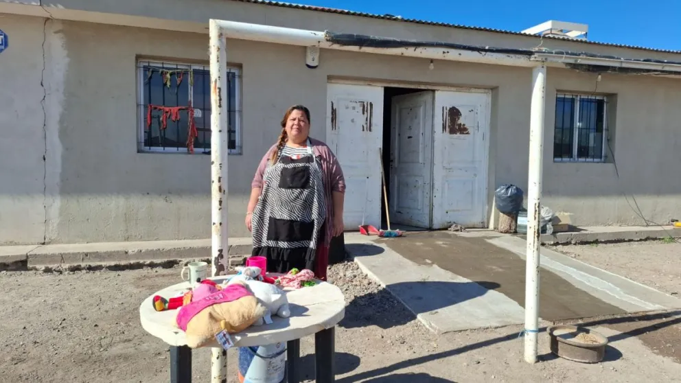 Crece la demanda y bajan las donaciones: la realidad que enfrenta el comedor Ruca Antu. | Foto Daniela Luján para Cipo360