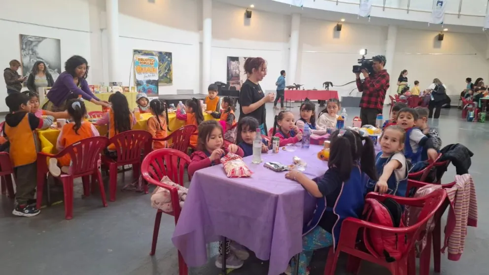 La Biblioteca Quimún de Balsa Las Perlas organizó una jornada especial en el Complejo Cultural Cipolletti.