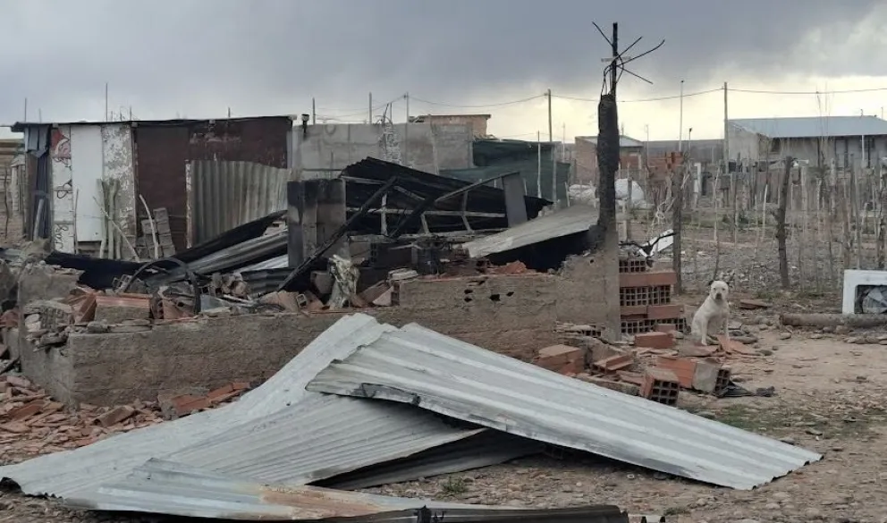 INCENDIO BALSA LAS PERLAS