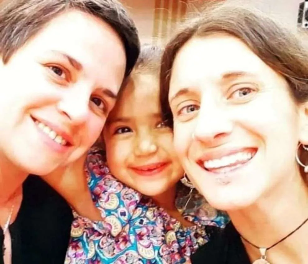 María (izquierda), Alma (medio) y Guillermina (derecha, quien luego tuvo un bebé).