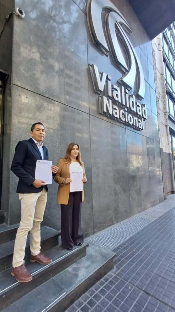 Ambos intendentes fueron recibidos y llevaron más de 500 firmas de vecinos. (Imagen gentileza)