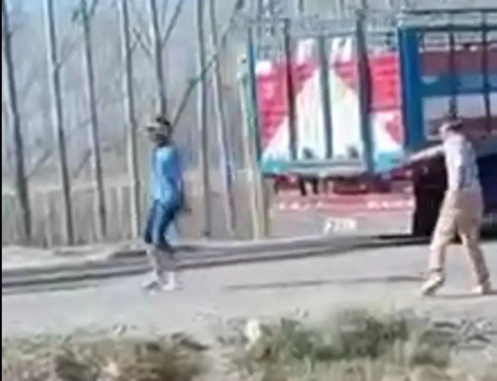 El hombre herido fue trasladado al hospital y ya habría ingresado a quirófano para una intervención .