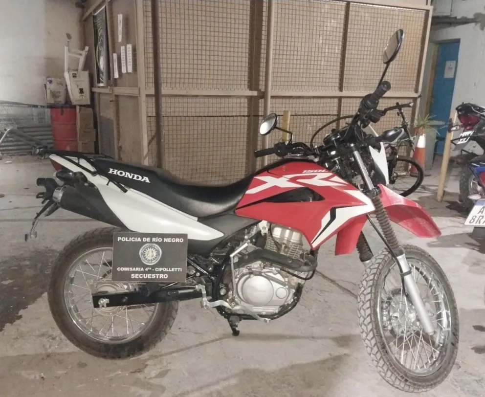 La Honda XR tenía un dispositivo de geolocalización y se la recuperó la misma tarde del robo. Foto: Policía Río Negro.