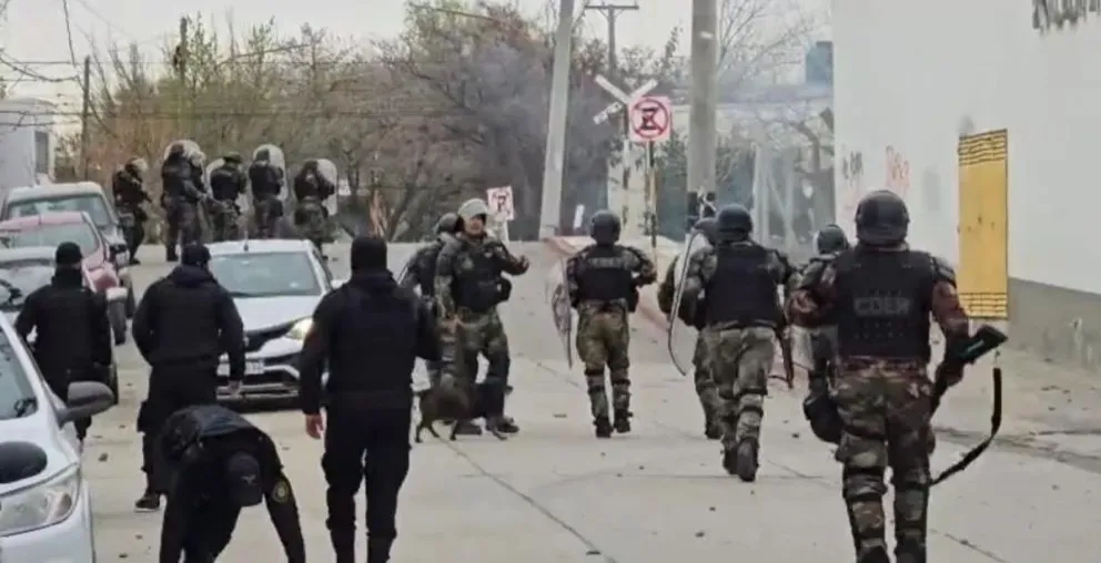 La Justicia analiza registros fílmicos para identificar responsables de los incidentes en Cipolletti. | Foto gentileza