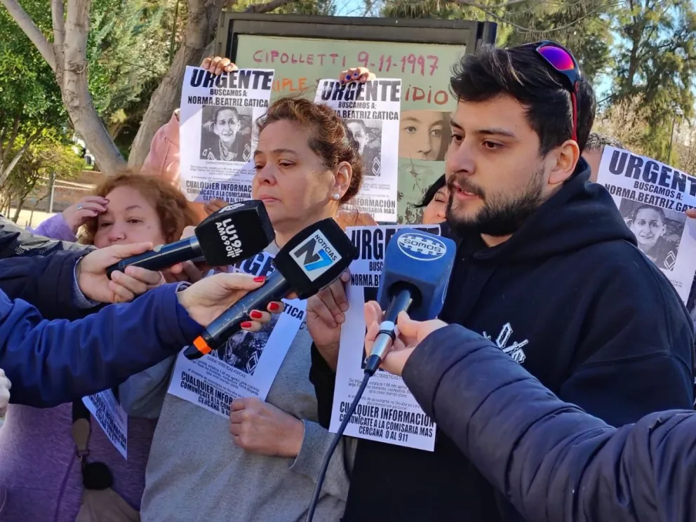 La tristeza y el dolor de la hermana menor, Nelly; y del hijo, Matías Castro. Foto: Cipo360.
