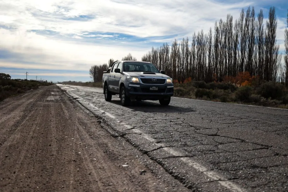 Se presentó un amparo colectivo para exigir obras urgentes en la ruta.