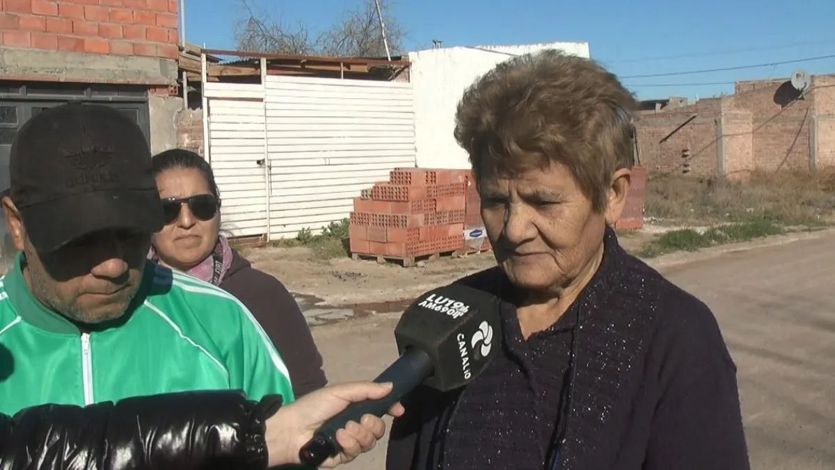 vecina reclama por falta de cloacas