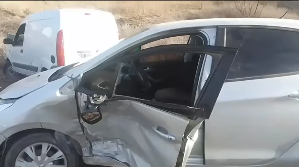 Los vehículos quedaron sobre la banquina (imagen gentileza)