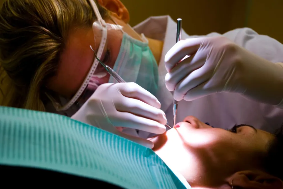 El odontólogo negó haber practicado la extracción y afirmó que solo había indicado medicación. Foto (Ilustrativa)