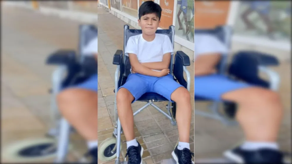 Su madre constantemente realiza rifas o ventas de comida para juntar dinero para su hijo. (Foto gentileza)