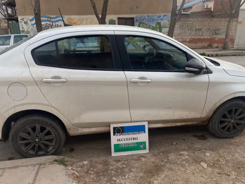 Un operativo policial recuperó un vehículo robado en Buenos Aires. | Foto Policía Rio Negro