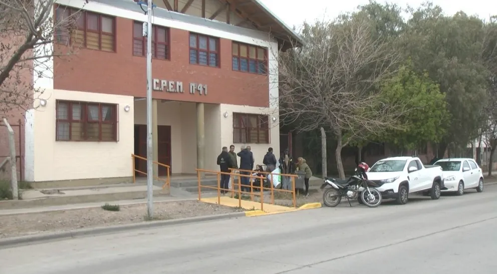 Amenazaron a la madre de la alumna con discapacidad que denunció bullying en el CPEM 41. | Foto Canal10