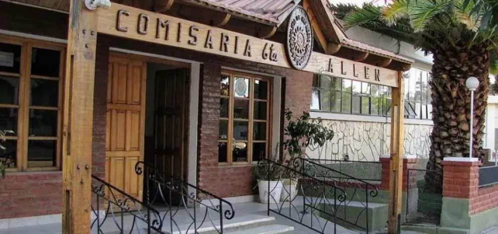 Un amplio operativo de seguridad se desplegó esta mañana en pleno centro de Allen, luego de que vecinos advirtieran la presencia de un objeto sospechoso. Foto: archivo