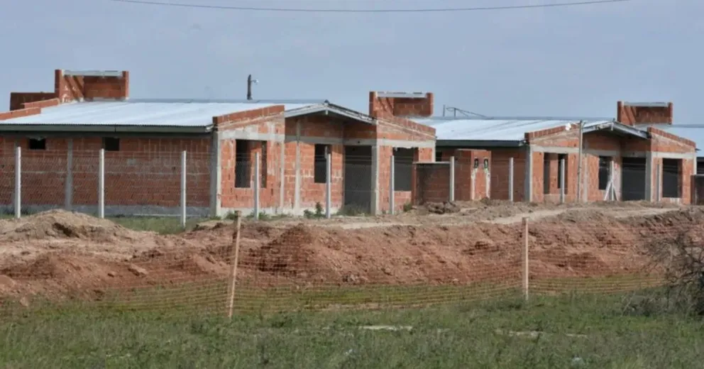 Durante el ejecución de las 92 viviendas se produjeron irregularidades que están siendo juzgadas, como anticipo de pagos que no correspondían y certificación de porcentajes mayores a los ejecutados. Foto: archivo.