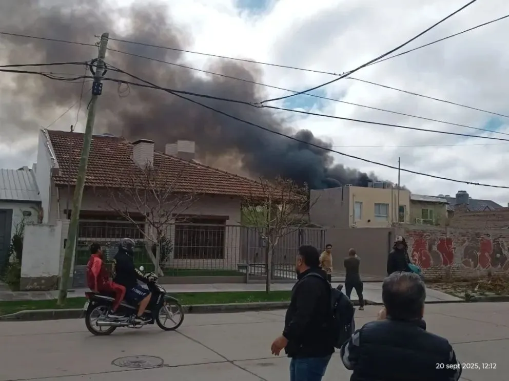 Un corresponsal de ANR en el lugar informó que aún siguen las detonaciones . Foto (ANR)