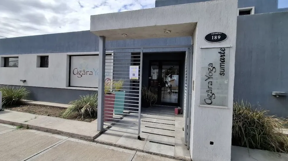 Agara Yoga se encuentra en calle Kennedy y Roca de Cipolletti | Foto Daniela Luján