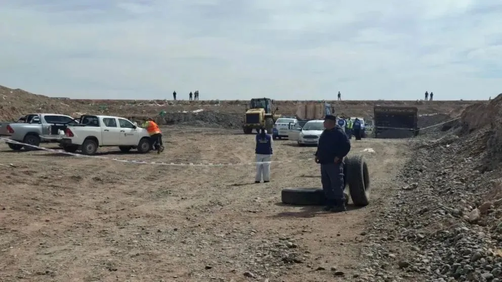El cuerpo fue hallado en un sector del basural neuquino (Imagen cipo360)