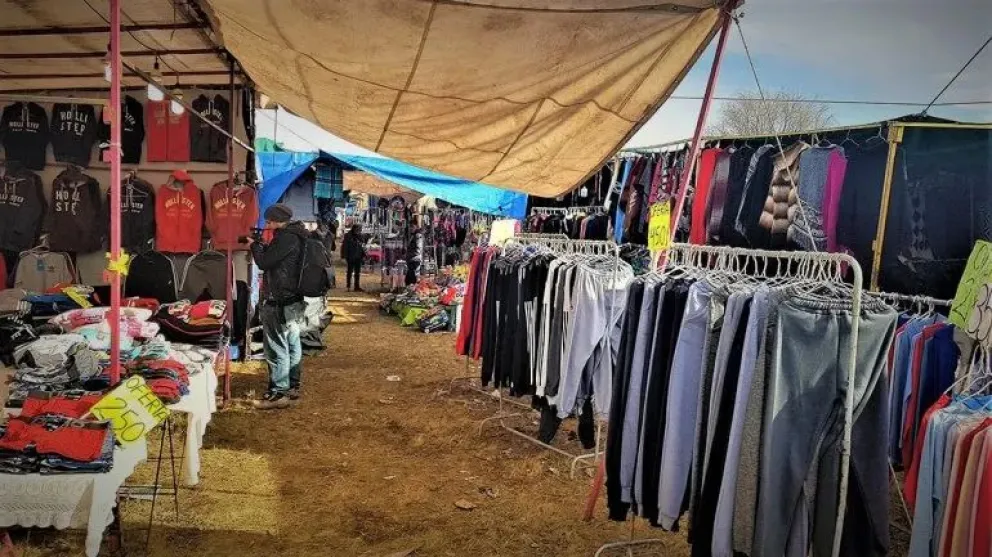 "Es una competencia desleal porque no pagan ningún tipo de impuestos", cuestionan los comerciantes del Alto Valle. Foto: archivo.