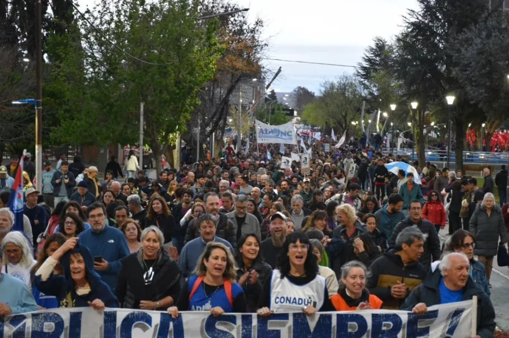 Se espera una nueva convocatoria multitudinaria para la sesión de este jueves. (Foto ADUNC)
