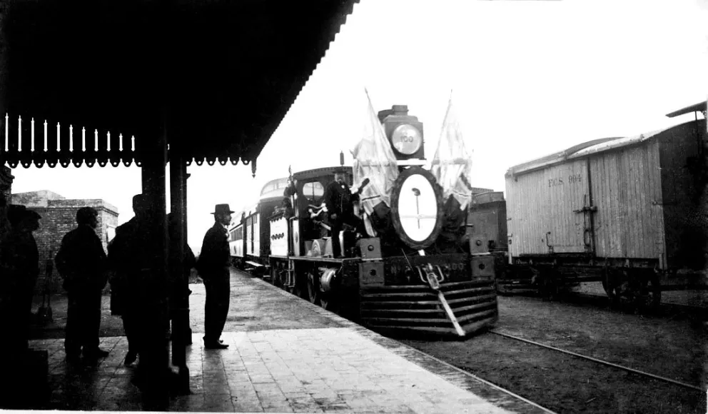 Alrededor de la estación del ferrocarril se desarrollaba la vida social y económica de principios del siglo XX. Allí bajaron los famosos bandidos yankis Sundance Kid y  Butch Cassidy.