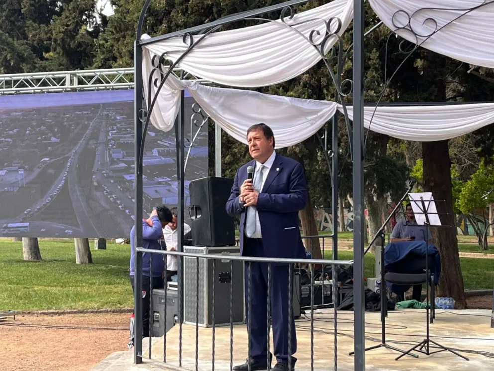 El Gobernador hizo entrega de dos grandes aportes para la educación y cultura de la ciudad. (Foto Cipo360)