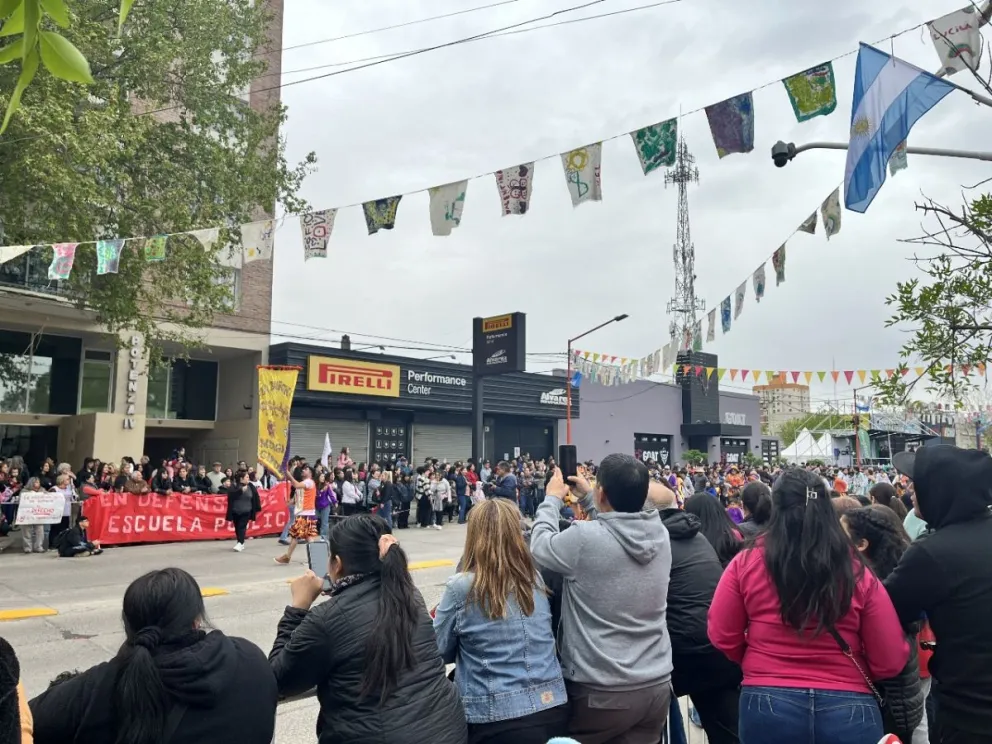 Los cortes de calle comienzan al mediodía hasta terminado el desfile. (Foto Cipo360)