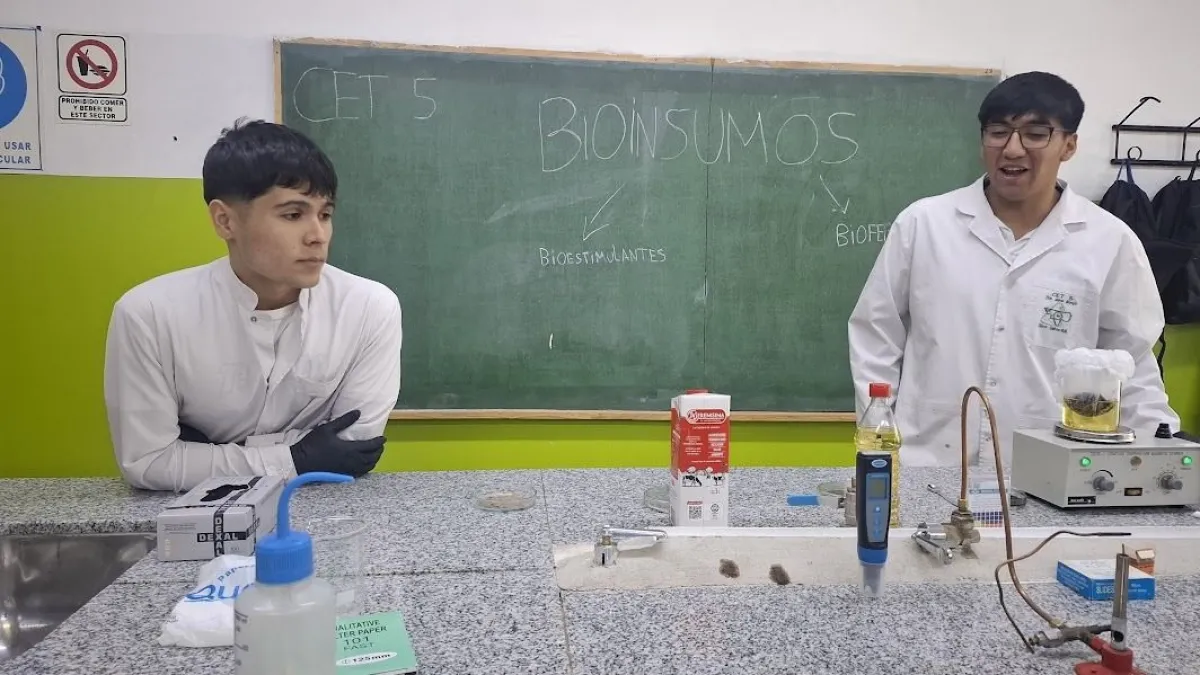 Estudiantes del CET 5