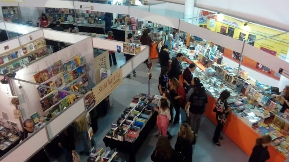 La 20° edición de la Feria del Libro de Cipolletti traerá varias novedades para renovar la atracción entre el público de la región. Foto: archivo.