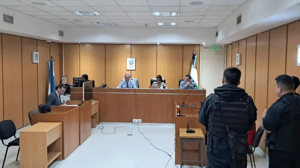 Los sujetos fueron condenados este lunes por ingresar a una casa, causar destrozos, romper equipos de vigilancia y atar a sus víctimas. Foto: Ministerio Público Fiscal-