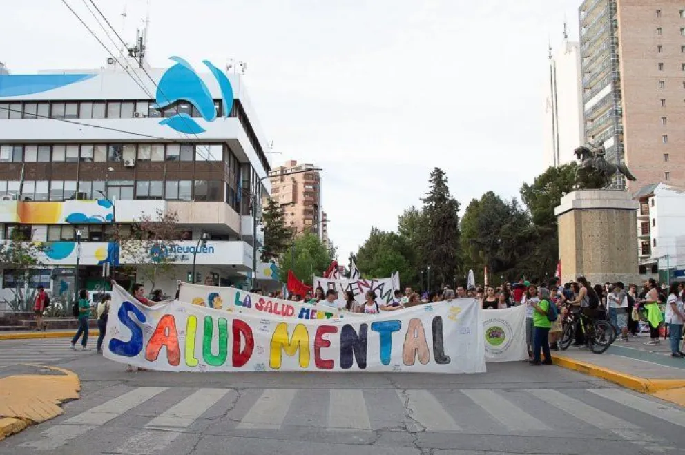 El viernes 17 de octubre a las 17 horas, en el Monumento a San Martín, se realizará la 12° Marcha por el Derecho a la Salud Mental. Foto archivo