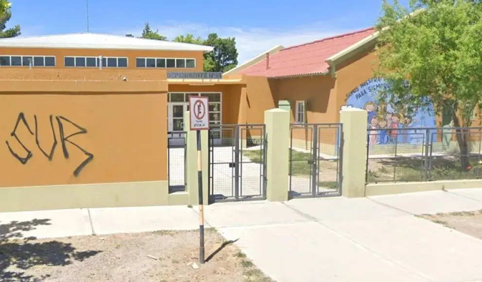 Por segunda vez en pocos días el Jardín 55 sufrió daños en las instalaciones en un intento de robo de reflectores. Foto: gentileza