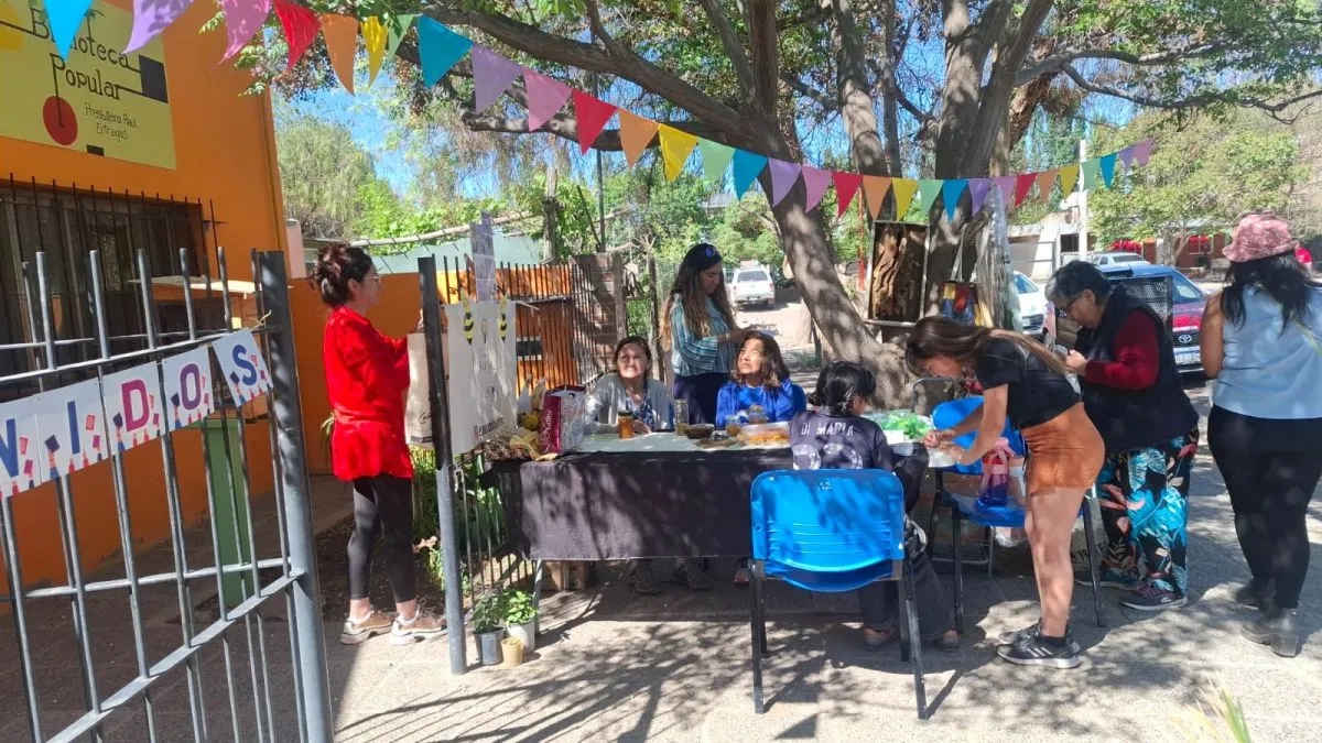 Las alumnas del Taller de Apicultura "Manos de miel"