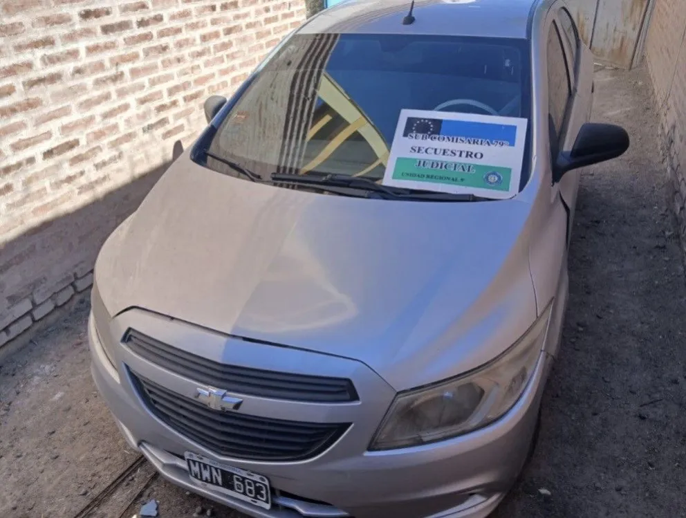 El vehículo ya fue secuestrado y a la mujer se le inició una causa. Foto: Policía de Río Negro.