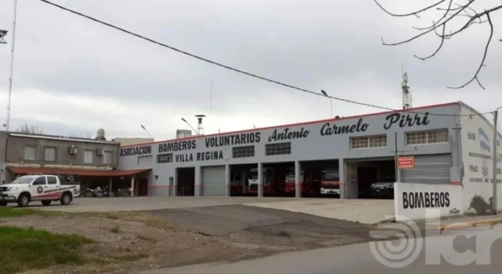 Cuatro dotaciones y 15 voluntarios están trabajando en el control de un incendio de pastizales en la Isla 58. Foto: archivo