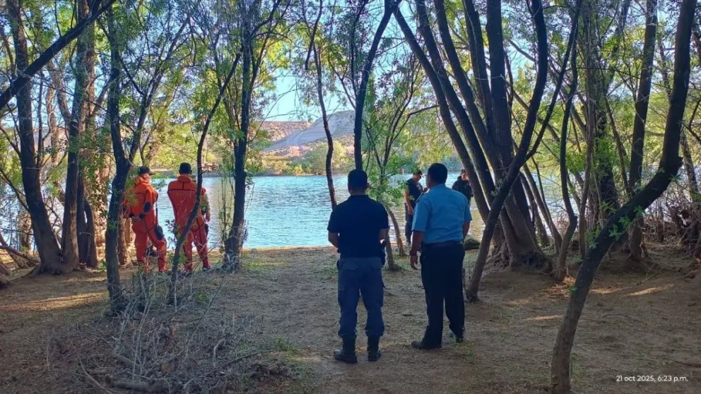 En el lugar trabajan efectivos de Prefectura, Policía. Foto gentileza