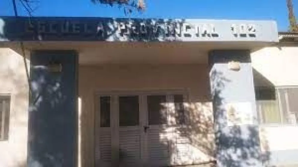 Educación de Río Negro interviene ante una situación en la Escuela 102 de Fernández Oro. Foto archivo