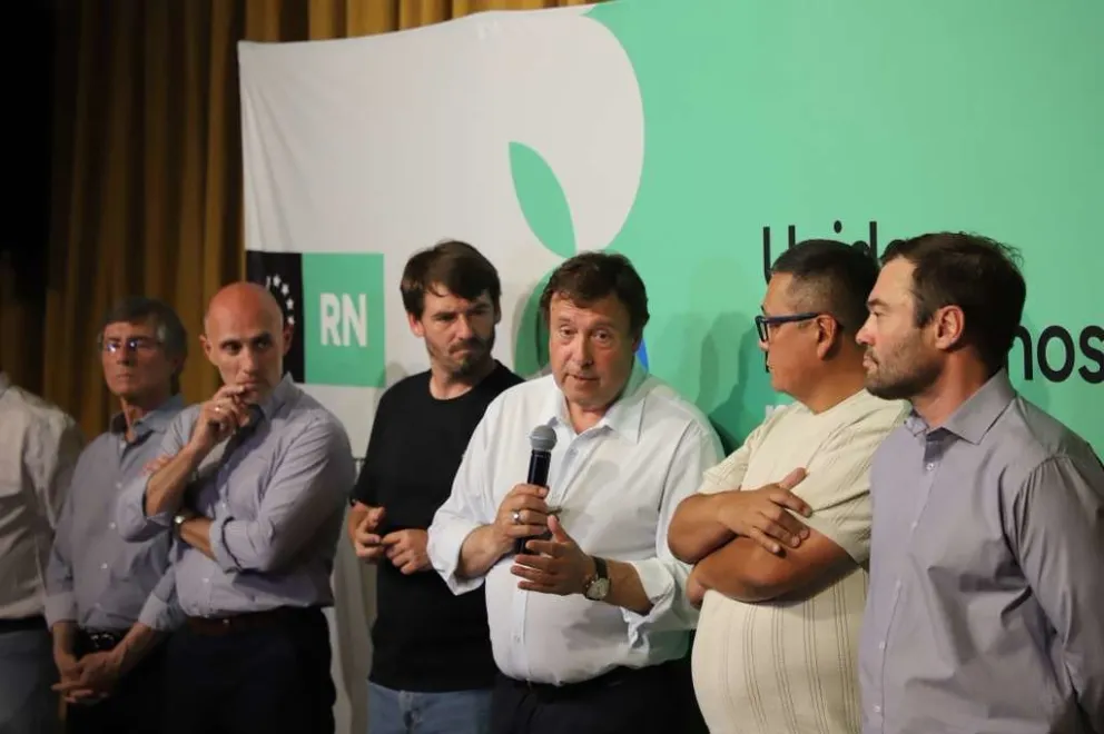 El gobernador dio algunos detalles sobre lo que representará el nuevo colegio industrial en el sector del Distrito Vecinal Noreste. Foto: Prensa Provincia de Río Negro.