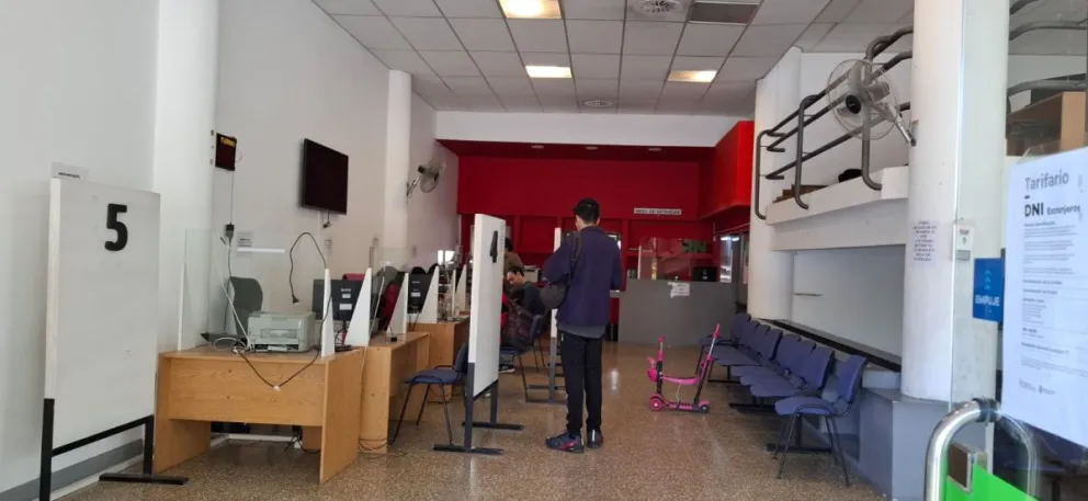 Se evidenció una muy baja asistencia para retirar los DNI ya tramitados. Foto: gentileza.